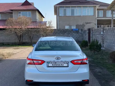 Toyota Camry 2019 года за 11 500 000 тг. в Алматы – фото 12