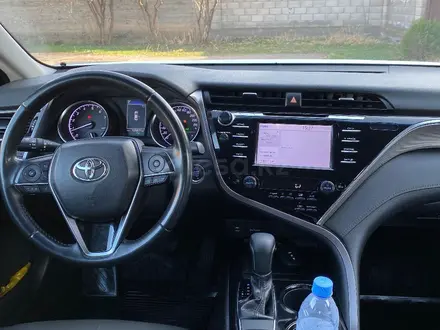 Toyota Camry 2019 года за 11 500 000 тг. в Алматы – фото 7