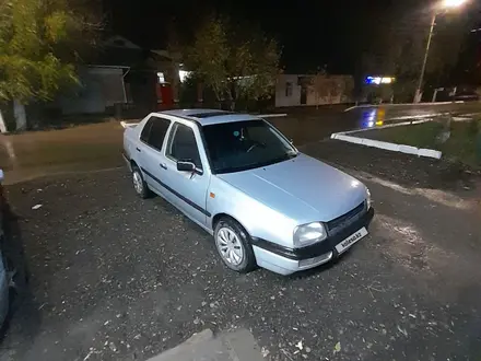 Volkswagen Vento 1995 года за 1 300 000 тг. в Казалинск – фото 7