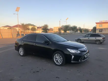 Toyota Camry 2015 года за 10 800 000 тг. в Актау – фото 2