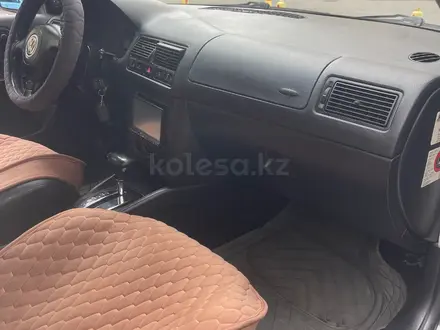 Volkswagen Golf 2001 года за 2 350 000 тг. в Алматы – фото 2