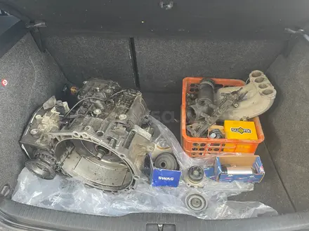 Volkswagen Golf 2001 года за 2 350 000 тг. в Алматы – фото 8