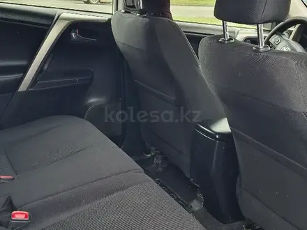 Toyota RAV4 2015 года за 9 199 000 тг. в Актобе – фото 7