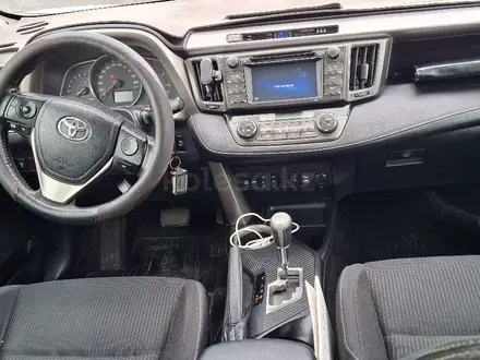 Toyota RAV4 2015 года за 9 199 000 тг. в Актобе – фото 9