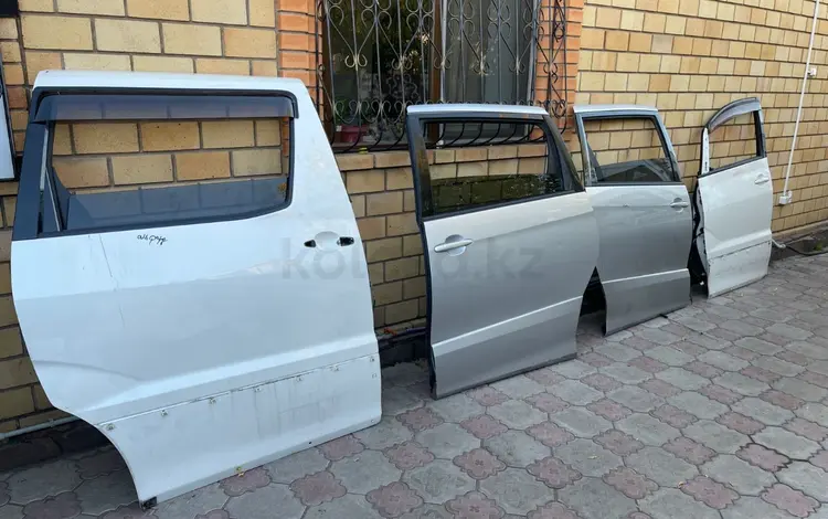 Дверь toyota alphard anh10w anh15w ath10w mnh10w mnh15w f r черный за 90 000 тг. в Астана