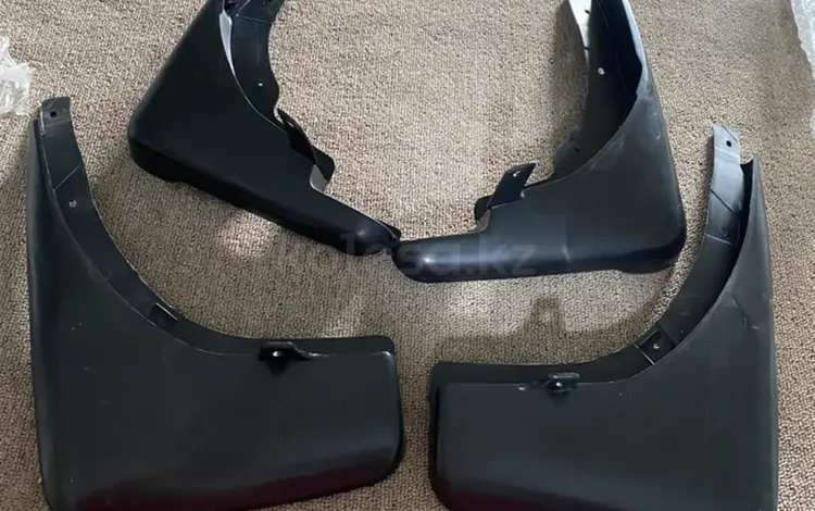 Брызговики — Toyota Highlander 2000-2007 комплект за 10 000 тг. в Алматы