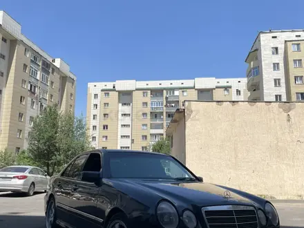 Mercedes-Benz E 320 1995 года за 2 600 000 тг. в Алматы