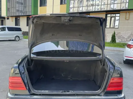 Mercedes-Benz E 320 1995 года за 2 600 000 тг. в Алматы – фото 2