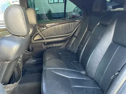 Mercedes-Benz E 320 1995 года за 2 600 000 тг. в Алматы – фото 5