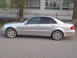 Mercedes-Benz E 240 2003 годаүшін5 000 000 тг. в Уральск – фото 4