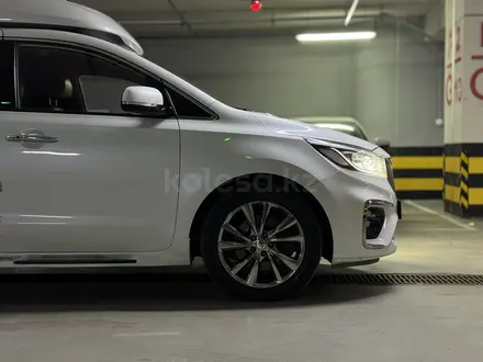 Kia Carnival 2019 года за 12 500 000 тг. в Астана – фото 3