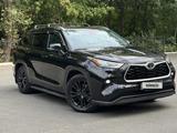 Toyota Highlander 2021 года за 21 500 000 тг. в Уральск – фото 3