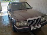 Mercedes-Benz E 200 1992 года за 1 600 000 тг. в Бурыл – фото 2