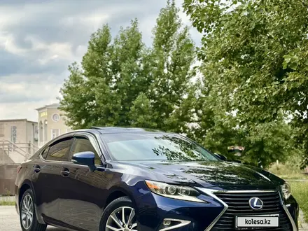 Lexus ES 300h 2016 года за 13 000 000 тг. в Уральск – фото 4