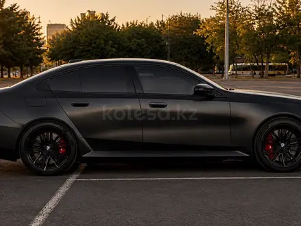 BMW M5 2026 года за 90 000 000 тг. в Астана – фото 7