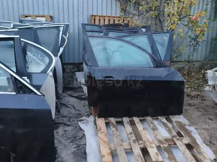 Дверь на BMW e90 за 35 000 тг. в Алматы