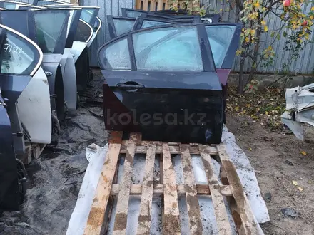 Дверь на BMW e90 за 35 000 тг. в Алматы – фото 2