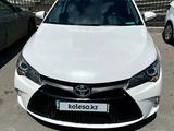 Toyota Camry 2016 года за 9 000 000 тг. в Атырау – фото 2