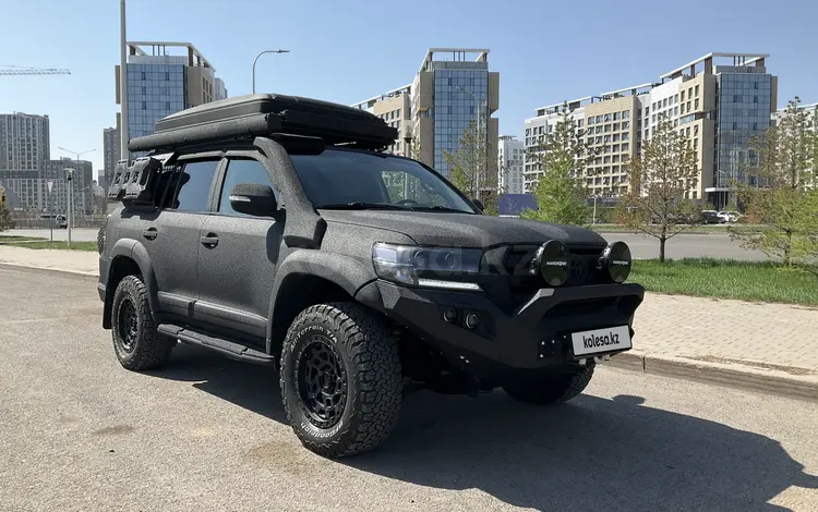 Toyota Land Cruiser 2014 года за 39 000 000 тг. в Астана