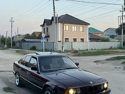 BMW 525 1991 года за 3 000 000 тг. в Актобе – фото 2