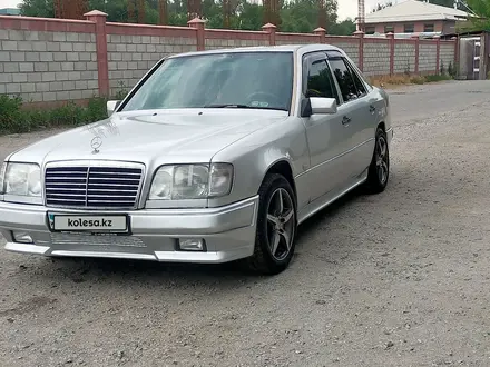 Mercedes-Benz E 220 1994 года за 1 800 000 тг. в Алматы – фото 2