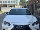 Lexus ES 250 2020 года за 20 500 000 тг. в Алматы – фото 2