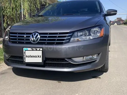 Volkswagen Passat 2015 года за 6 600 000 тг. в Алматы – фото 3