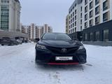 Toyota Camry 2019 года за 12 250 000 тг. в Степногорск – фото 2