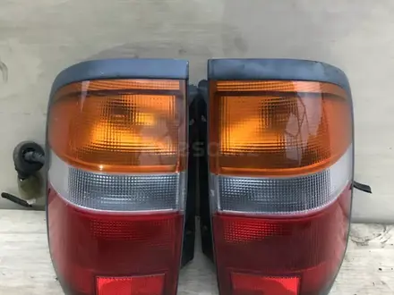 Задний фонарь на Nissan Terrano R50 за 18 000 тг. в Алматы