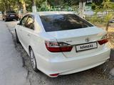 Toyota Camry 2015 годаүшін9 500 000 тг. в Шымкент – фото 3