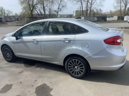 Ford Fiesta 2011 года за 4 600 000 тг. в Шахтинск – фото 5