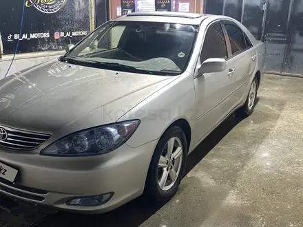Toyota Camry 2003 года за 3 500 000 тг. в Жанаозен – фото 2