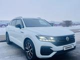 Volkswagen Touareg 2022 года за 36 000 000 тг. в Астана – фото 2