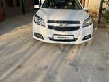 Chevrolet Malibu 2013 года за 5 700 000 тг. в Туркестан – фото 2