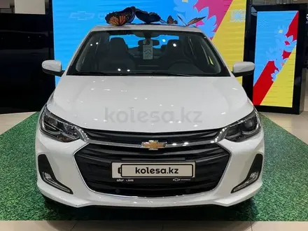 Chevrolet Onix Premier 1 2024 года за 8 390 000 тг. в Алматы – фото 2