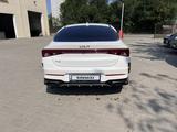 Kia K5 2022 года за 11 700 000 тг. в Актобе – фото 2