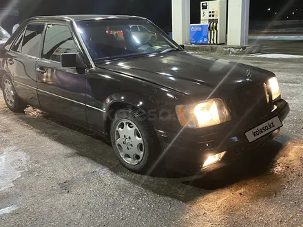 Mercedes-Benz E 200 1992 года за 1 500 000 тг. в Караганда – фото 4