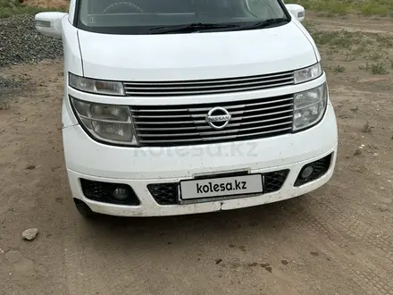 Nissan Elgrand 2002 года за 4 200 000 тг. в Атырау