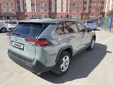 Toyota RAV4 2020 года за 14 600 000 тг. в Астана – фото 2