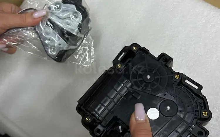 Доводчики дверей для автомобилей за 220 000 тг. в Астана