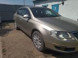 Volkswagen Passat 2008 года за 3 200 000 тг. в Семей – фото 2