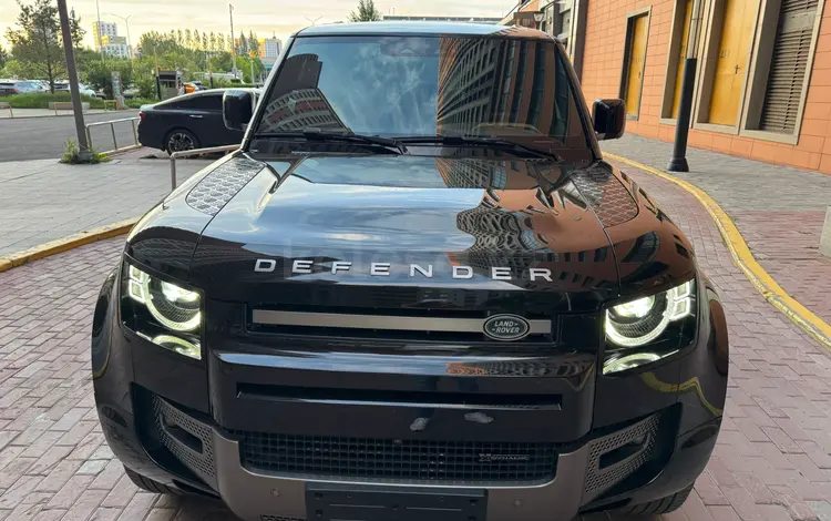 Land Rover Defender 2023 года за 59 900 000 тг. в Астана