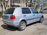 Volkswagen Golf 1996 годаүшін2 400 000 тг. в Уральск – фото 2