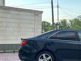 Toyota Camry 2013 года за 7 800 000 тг. в Шымкент – фото 3