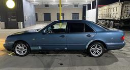 Mercedes-Benz E 230 1997 годаfor1 900 000 тг. в Караганда – фото 5