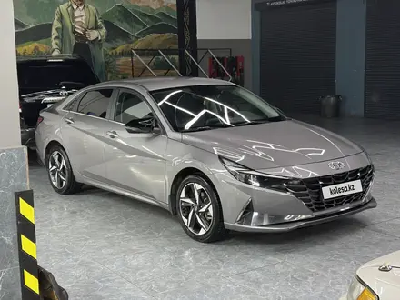 Hyundai Elantra 2021 года за 9 500 000 тг. в Семей
