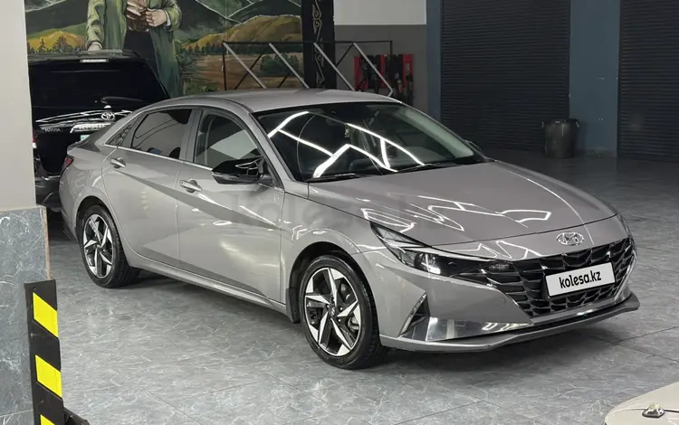 Hyundai Elantra 2021 года за 9 500 000 тг. в Семей