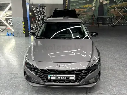 Hyundai Elantra 2021 года за 9 500 000 тг. в Семей – фото 3