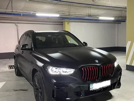 BMW X5 2021 года за 63 500 000 тг. в Алматы – фото 9