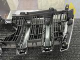 Решетка радиатора toyota land cruiser prado GRJ150 за 25 000 тг. в Алматы – фото 5